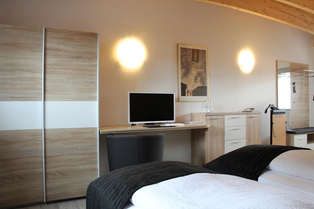 Hotel-Restaurant-Haus Berger Viersen Esterno foto